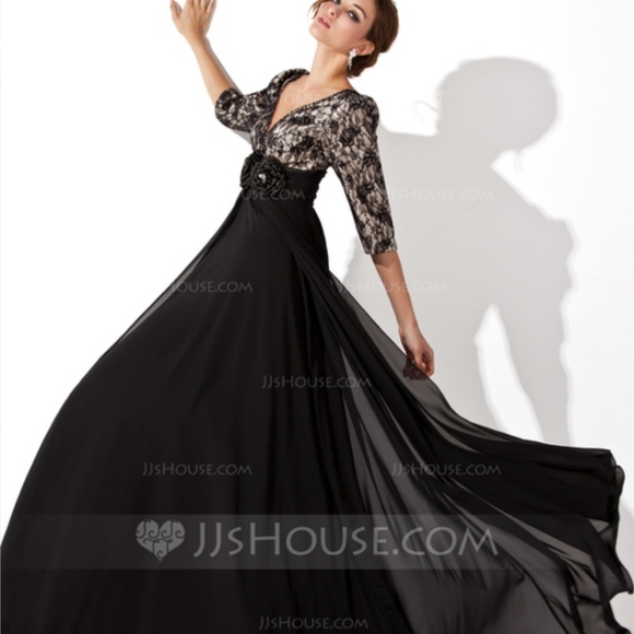 Formal gown Size 18 - Picture 1 of 6